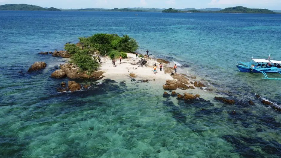 Pendatang baru mengenal lingkungan sekitar Pulau Makole